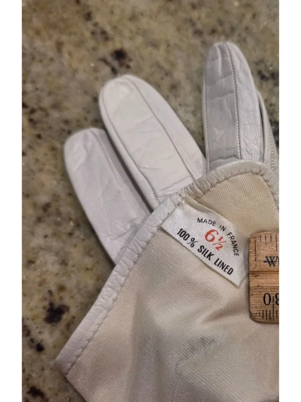 Vintage Womens Size S 6.5 Off-White Leather Silk Lined Formal Gloves Italy Saks
